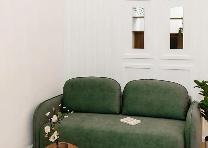 The Central Modernist Vasvari 6